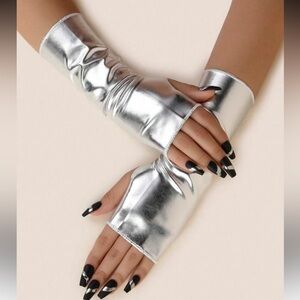Faux Leather Fingerless Gloves in Silver
